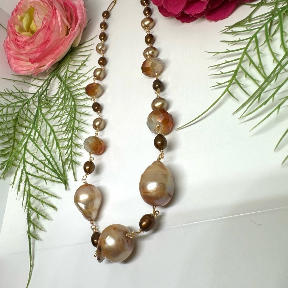 NEW⚜️Baroque Pearl & Crystal Beaded Necklace - Picture 3 of 6